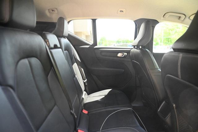 Photo of 2022 Black Volvo XC40