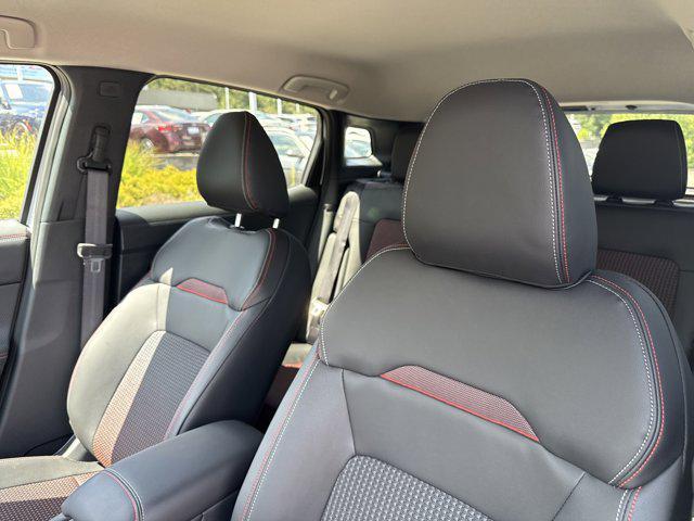 Photo of 2025 Aspen White Tricoat Nissan Kicks