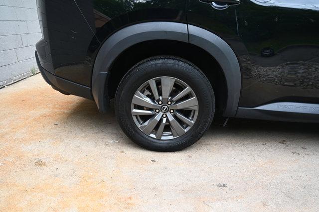 Photo of 2023 Super Black Nissan Pathfinder