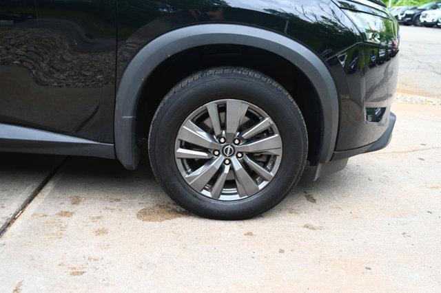 Photo of 2023 Super Black Nissan Pathfinder