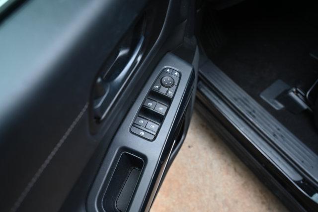 Photo of 2023 Super Black Nissan Pathfinder