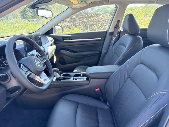Photo of 2025 Gray Sky Pearl Nissan Altima