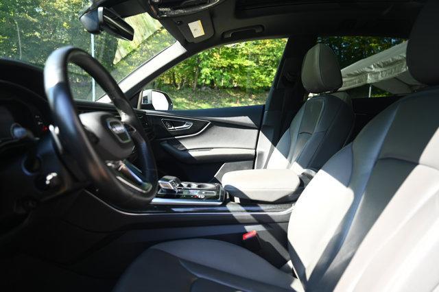 Photo of 2020 Gray Metallic Audi Q8