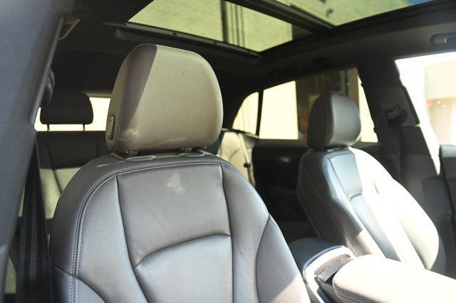 Photo of 2020 Gray Metallic Audi Q8