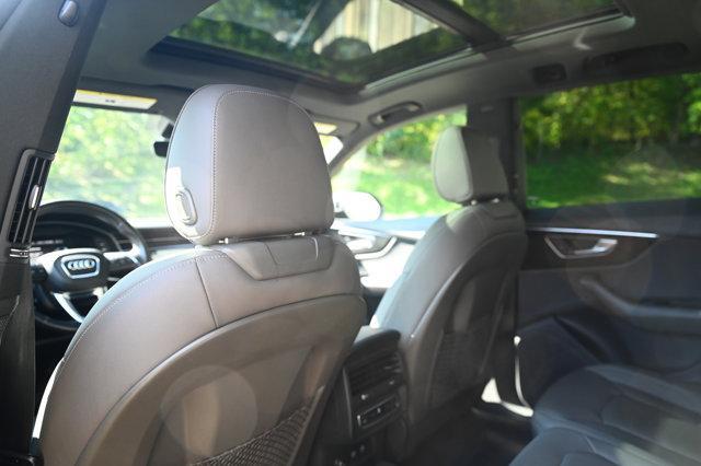 Photo of 2020 Gray Metallic Audi Q8