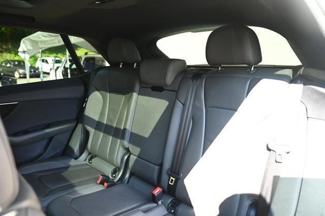 Photo of 2020 Gray Metallic Audi Q8