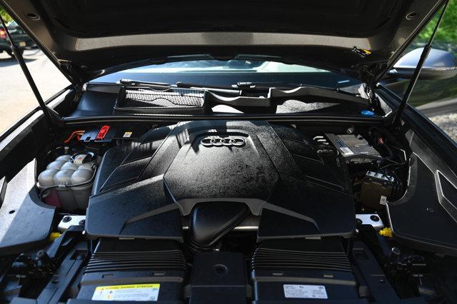 Photo of 2020 Gray Metallic Audi Q8