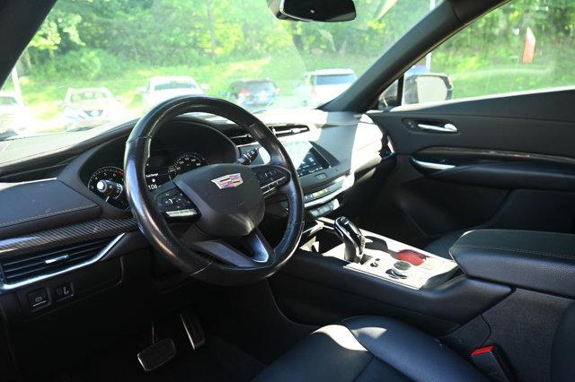 Photo of 2021 Stellar Black Metallic Cadillac XT4
