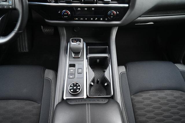 Photo of 2023 Super Black Nissan Pathfinder