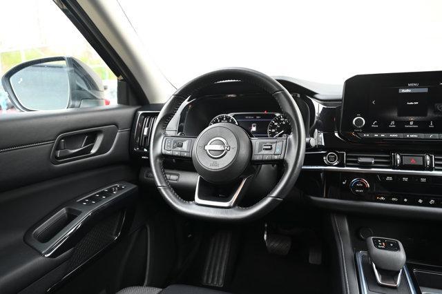 Photo of 2023 Super Black Nissan Pathfinder