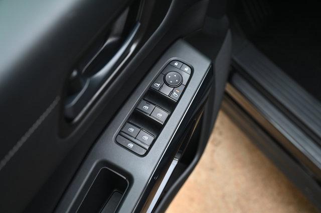 Photo of 2023 Super Black Nissan Pathfinder