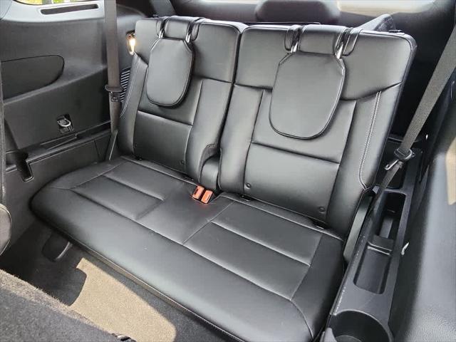 Photo of 2023 Star White Metallic Tri-Coat Ford Explorer