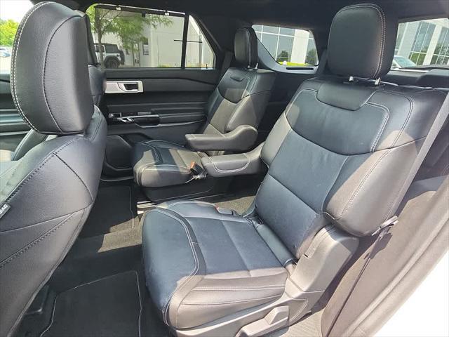Photo of 2023 Star White Metallic Tri-Coat Ford Explorer