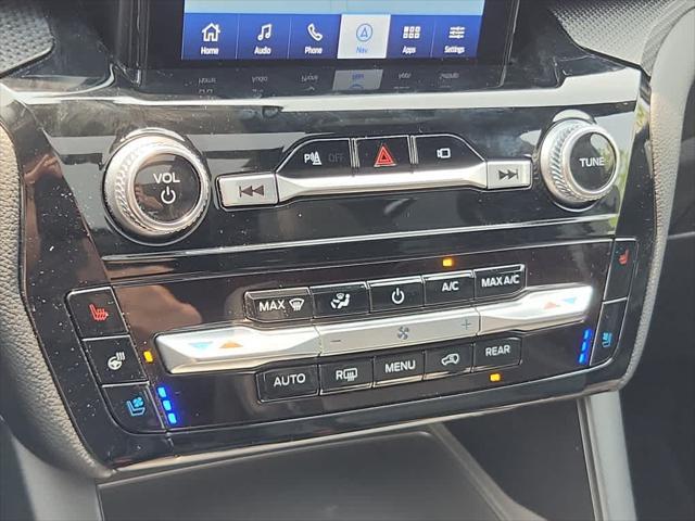 Photo of 2023 Star White Metallic Tri-Coat Ford Explorer