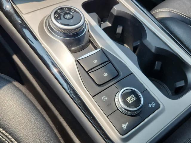 Photo of 2023 Star White Metallic Tri-Coat Ford Explorer