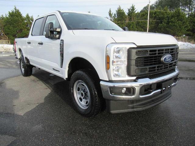 Photo of 2025 Oxford White Ford F-350