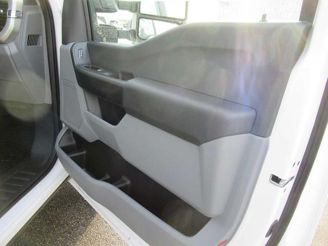 Photo of 2025 Oxford White Ford F-350