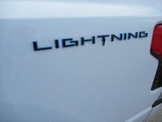 Photo of 2025 Oxford White Ford F-150 Lightning