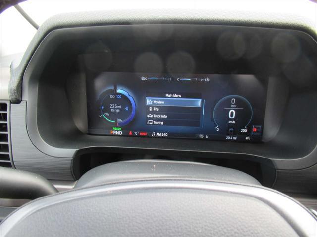 Photo of 2025 Oxford White Ford F-150 Lightning