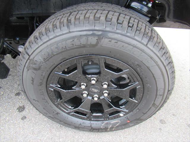 Photo of 2025 Oxford White Ford F-150 Lightning