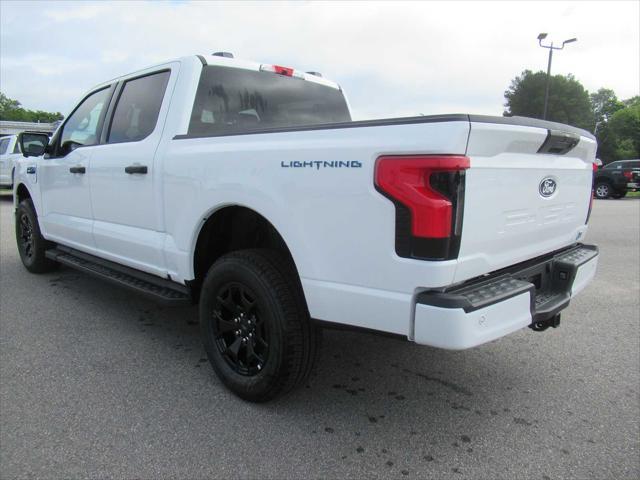 Photo of 2025 Oxford White Ford F-150 Lightning