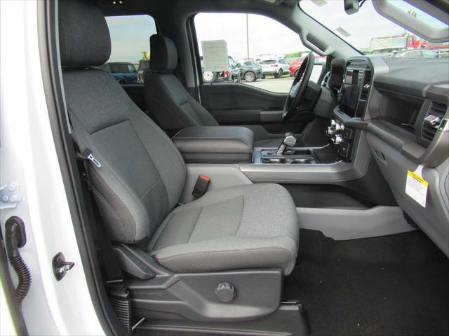 Photo of 2025 Oxford White Ford F-150 Lightning