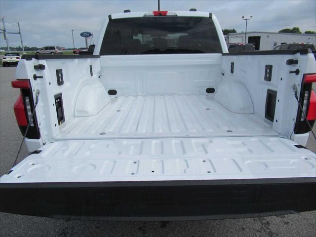 Photo of 2025 Oxford White Ford F-150 Lightning