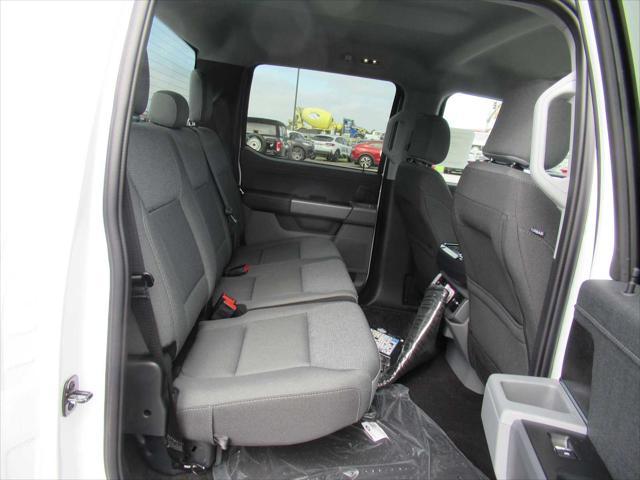 Photo of 2025 Oxford White Ford F-150 Lightning
