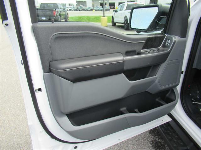 Photo of 2025 Oxford White Ford F-150 Lightning