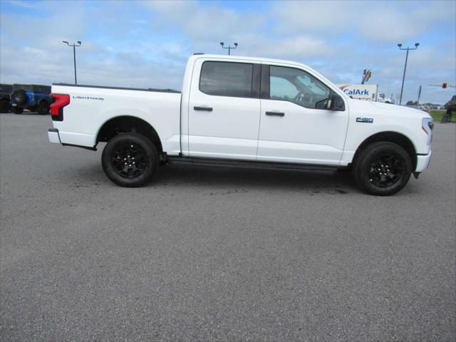 Photo of 2025 Oxford White Ford F-150 Lightning