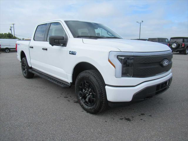 Photo of 2025 Oxford White Ford F-150 Lightning