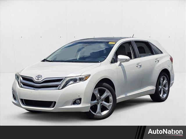 Photo of 2015 Blizzard Pearl Toyota Venza
