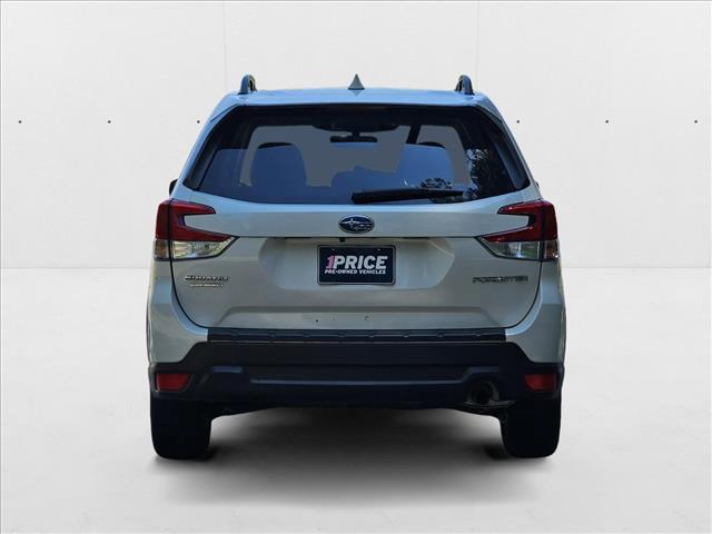 Photo of 2022 Crystal White Pearl Subaru Forester