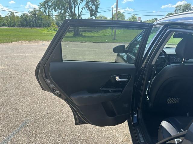 Photo of 2017 Rich Espresso Kia Niro