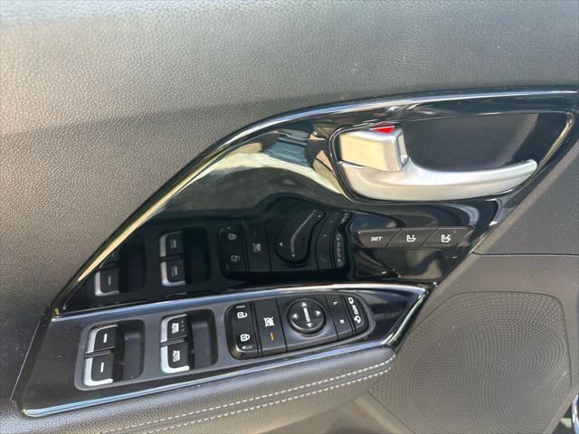 Photo of 2017 Rich Espresso Kia Niro