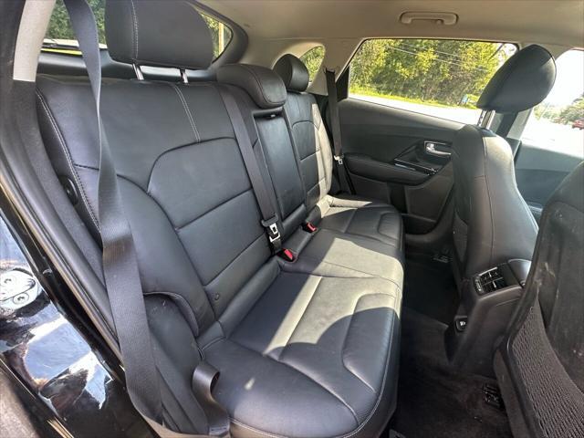 Photo of 2017 Rich Espresso Kia Niro