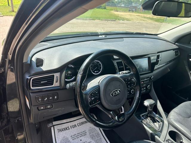 Photo of 2017 Rich Espresso Kia Niro