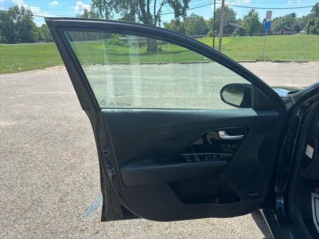 Photo of 2017 Rich Espresso Kia Niro