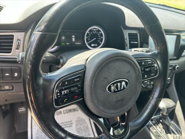 Photo of 2017 Rich Espresso Kia Niro