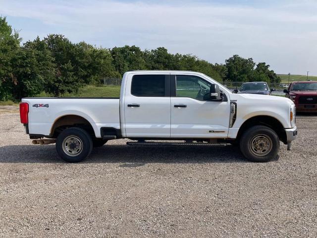 Photo of 2024 Oxford White Ford F-250