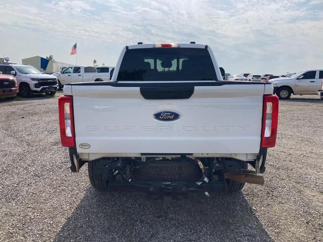 Photo of 2024 Oxford White Ford F-250