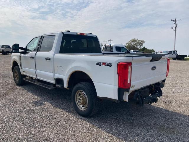 Photo of 2024 Oxford White Ford F-250