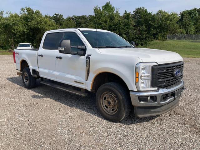 Photo of 2024 Oxford White Ford F-250