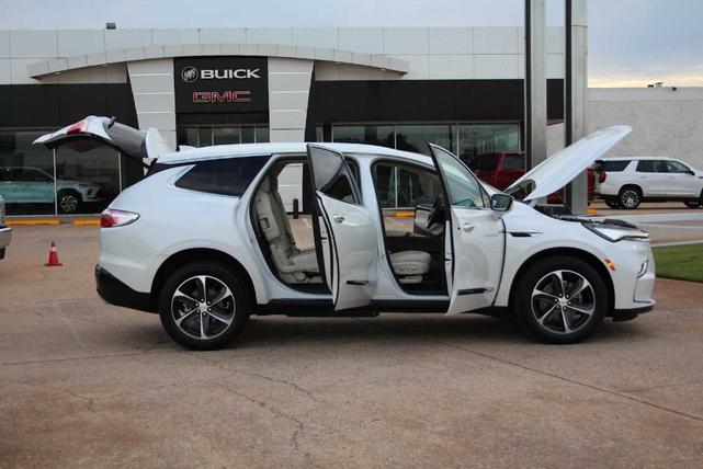 Photo of 2022 White Frost Tri-Coat Buick Enclave
