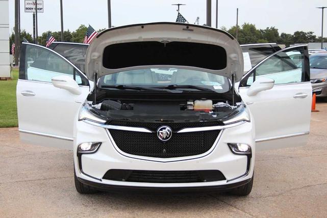 Photo of 2022 White Frost Tri-Coat Buick Enclave