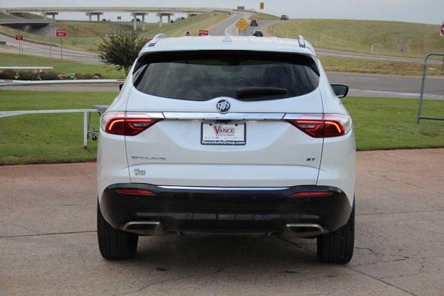 Photo of 2022 White Frost Tri-Coat Buick Enclave