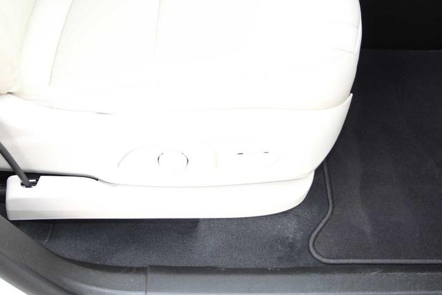 Photo of 2022 White Frost Tri-Coat Buick Enclave