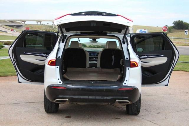Photo of 2022 White Frost Tri-Coat Buick Enclave