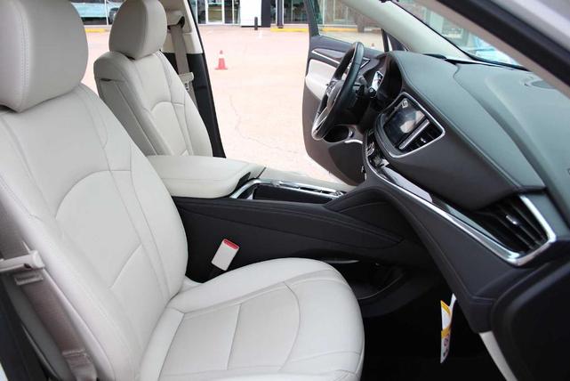 Photo of 2022 White Frost Tri-Coat Buick Enclave