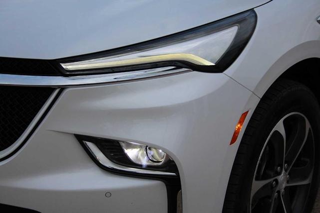 Photo of 2022 White Frost Tri-Coat Buick Enclave